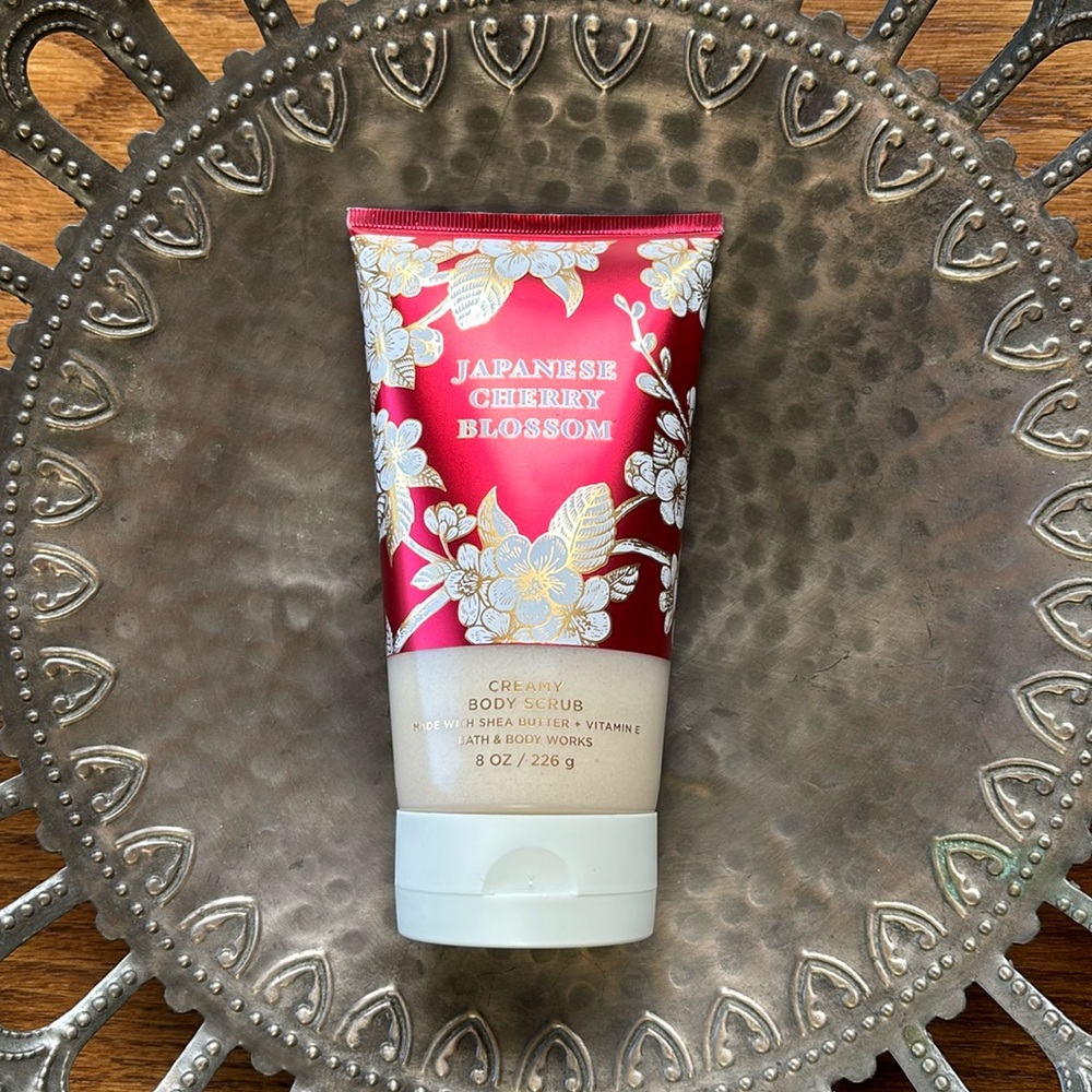 NEW! BATH & BODY WORKS Creamy Body Scrub JAPANESE CHERRY BLOSSOM Shea Butter - Picture 4 of 13